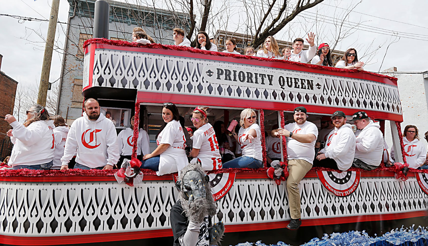 PHOTOS: Cincinnati Reds Opening Day Parade