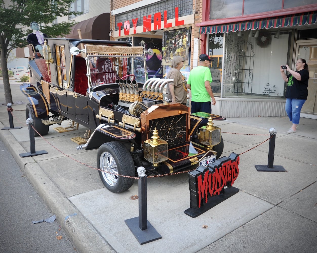 Butch Patrick, 'Munster' mobile in Xenia