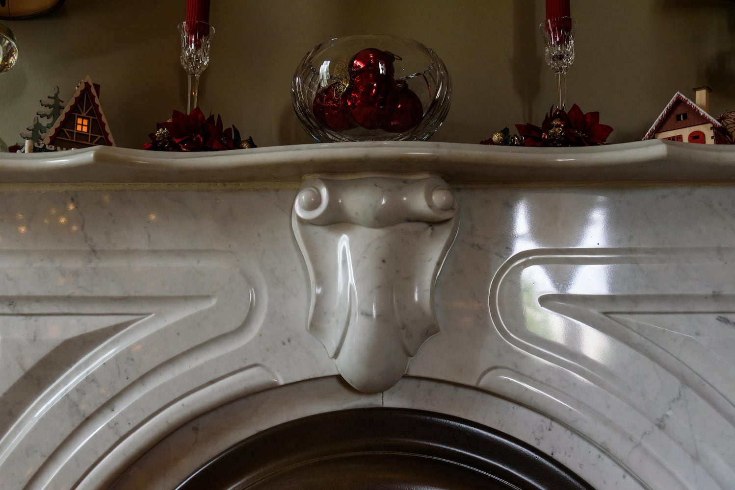 PHOTOS: A Dickens of a Christmas St. Anne’s Hill Holiday Home Tour