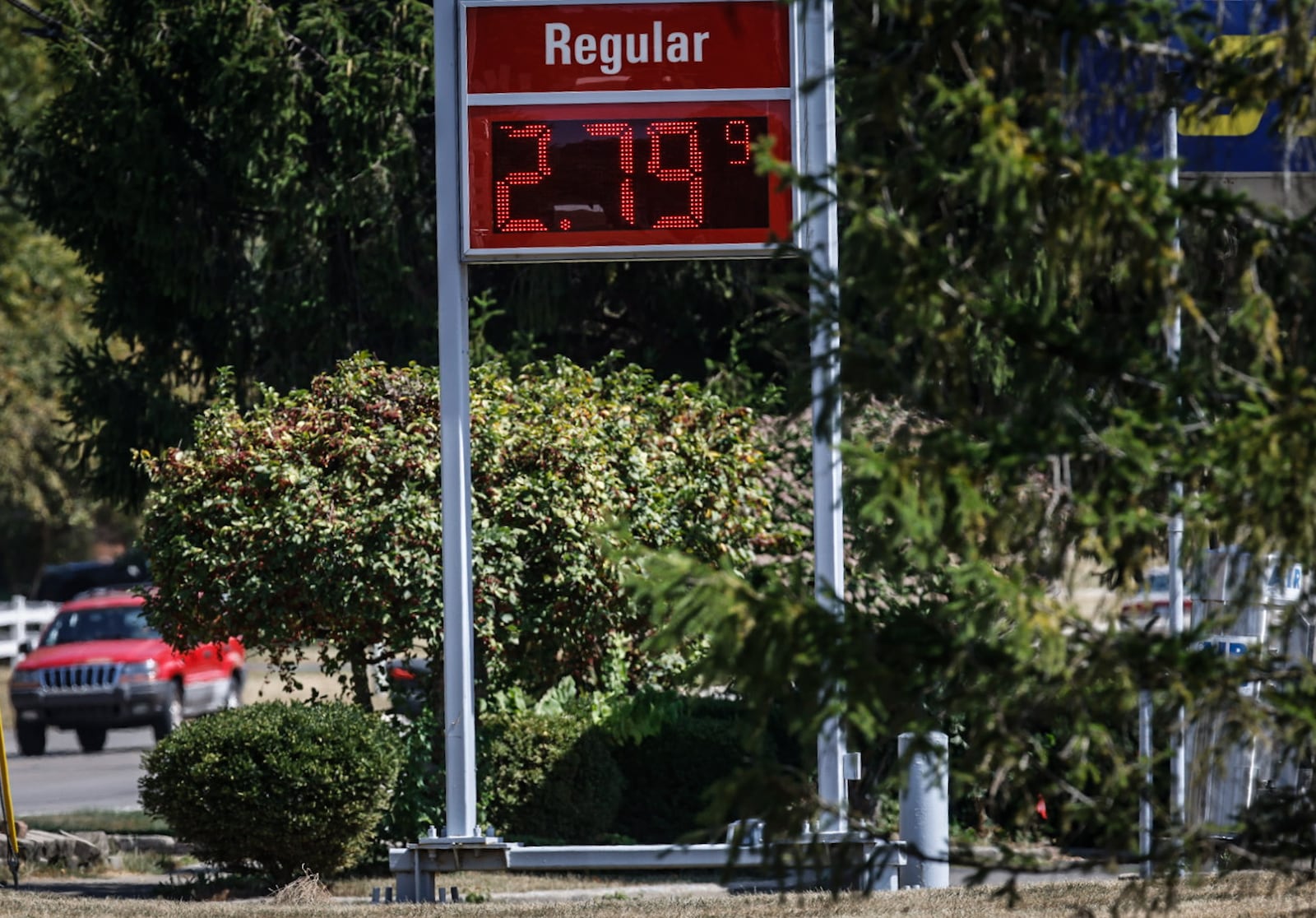 Gas prices have been dropping for seven consecutive weeks at stations like this Sunoco on Taylorsville Road in Huber Heights, which was down to $2.79 on Friday, Sept. 13. JIM NOELKER/STAFF