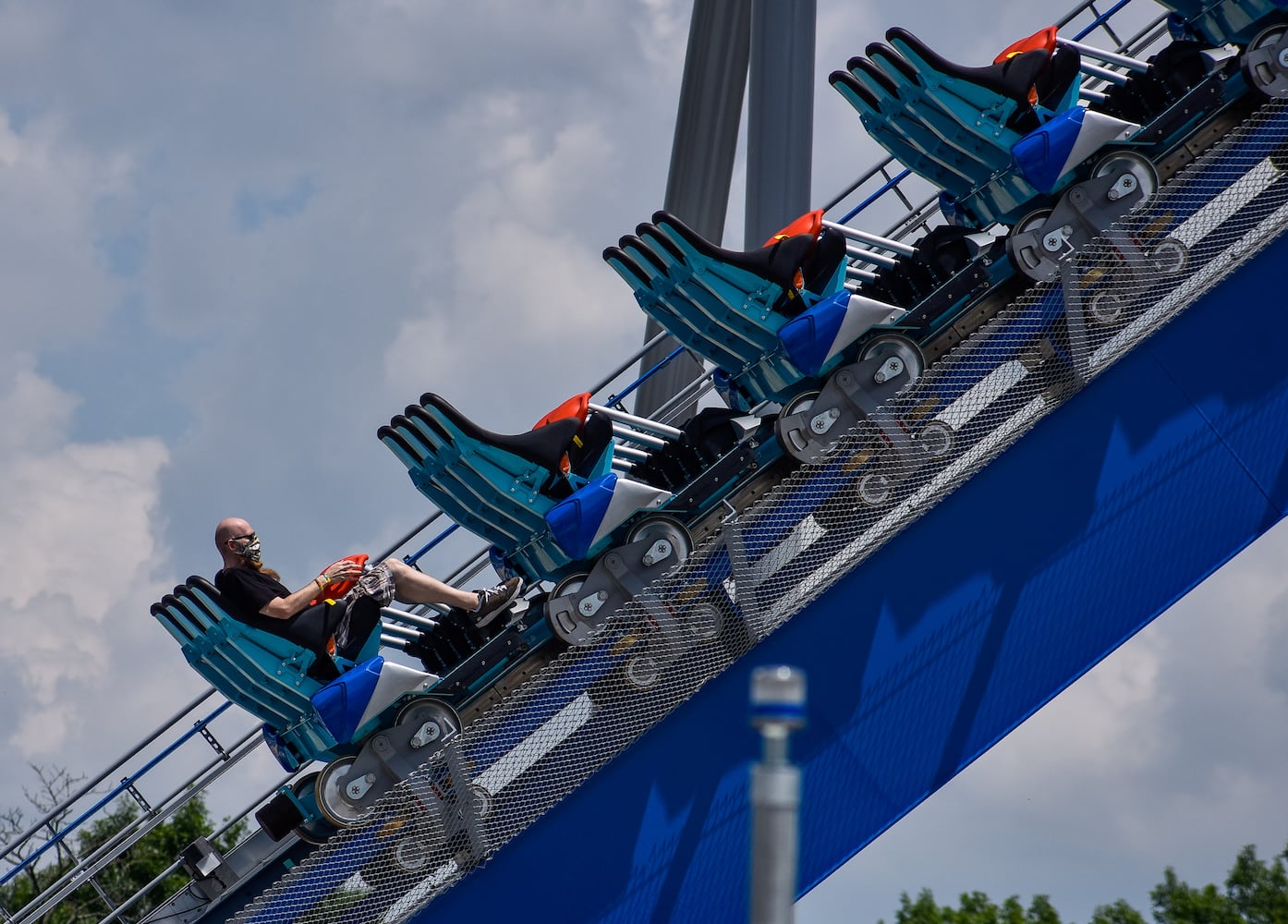 PHOTOS: The big reward after roller coaster enthusiast’s 190-pound weight loss journal