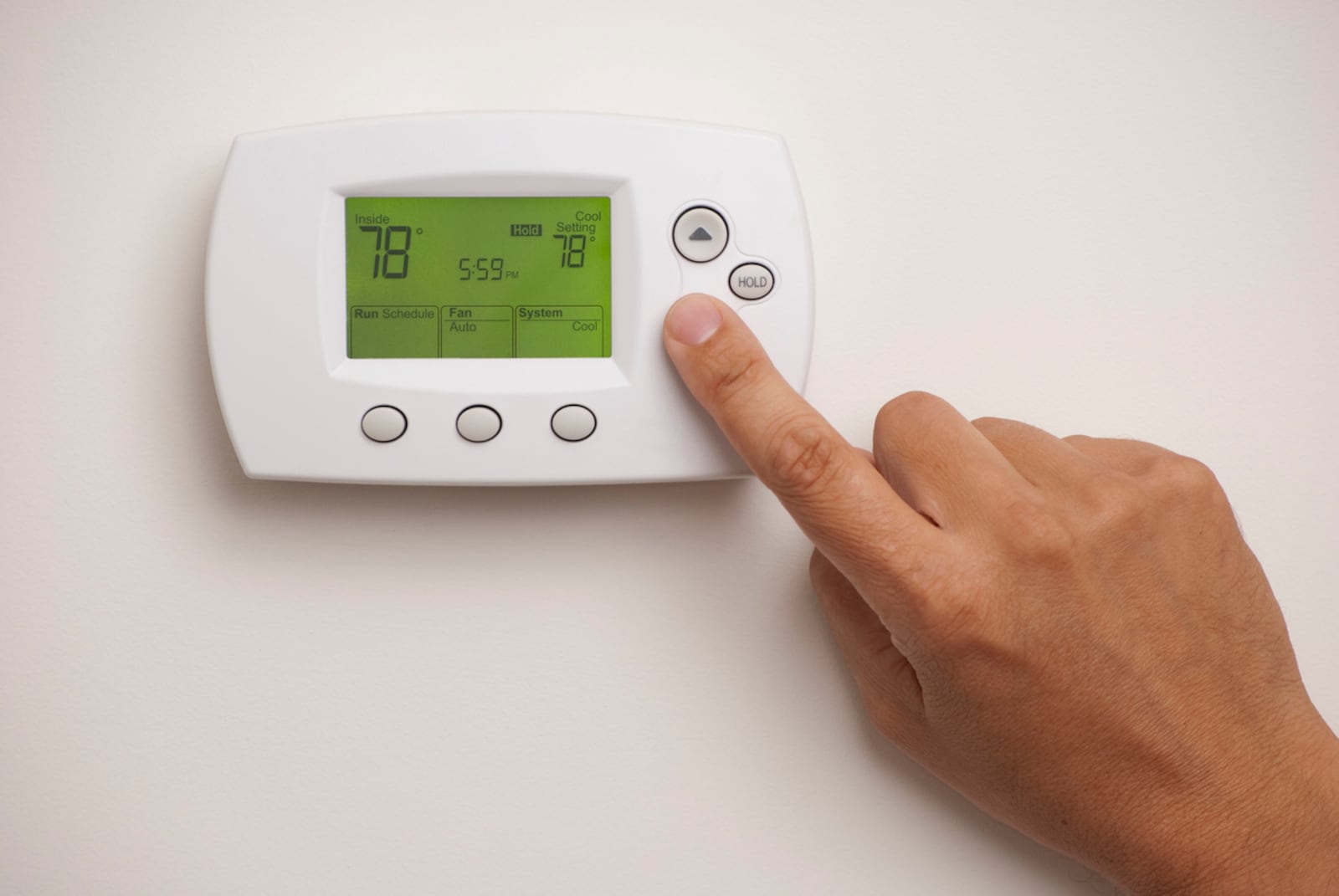 Digital Thermostat set at 78 degrees. iSTOCK/COX