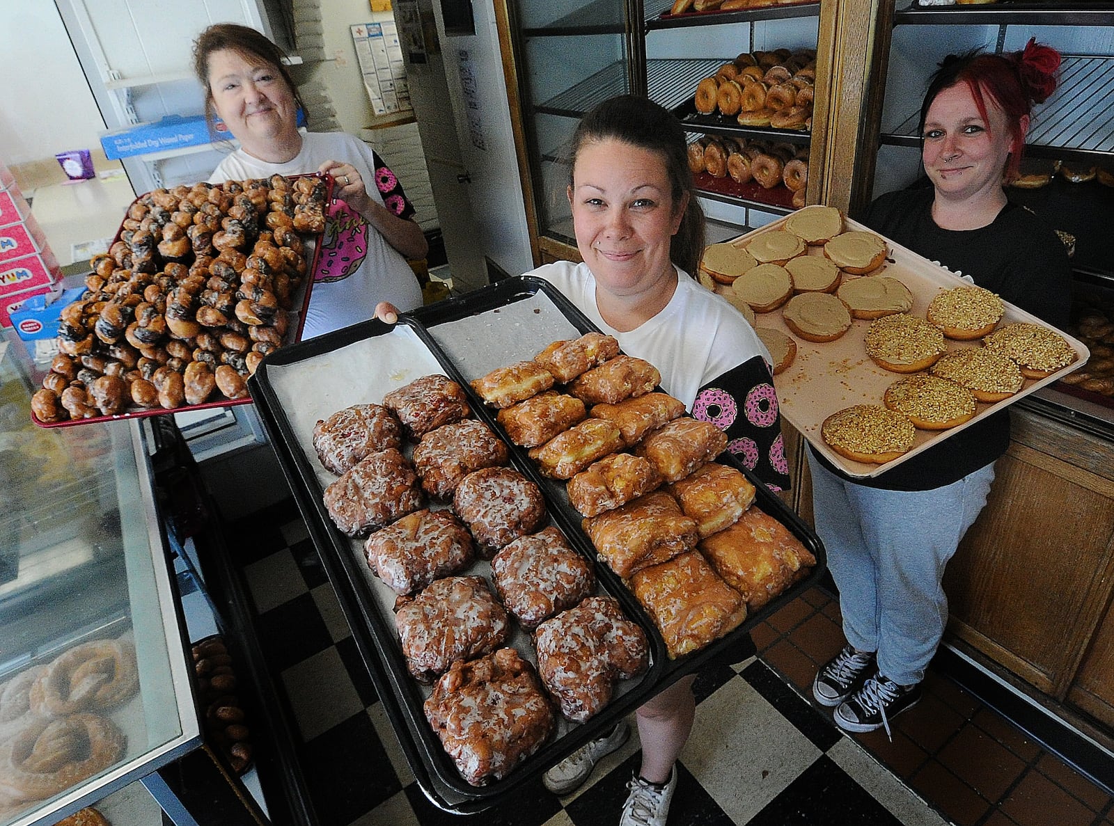 Stan the Donut Man is preparing for National Donut Day on Friday, June 7. Pictured (left to right) is Gretchen Crain, Lindsey Roberts and Ashley Cooper. MARSHALL GORBY\STAFF