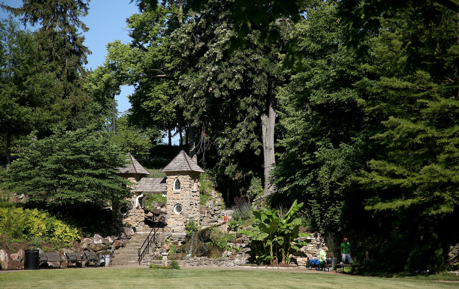 PHOTOS: Take a stroll through the glorious Grotto Gardens