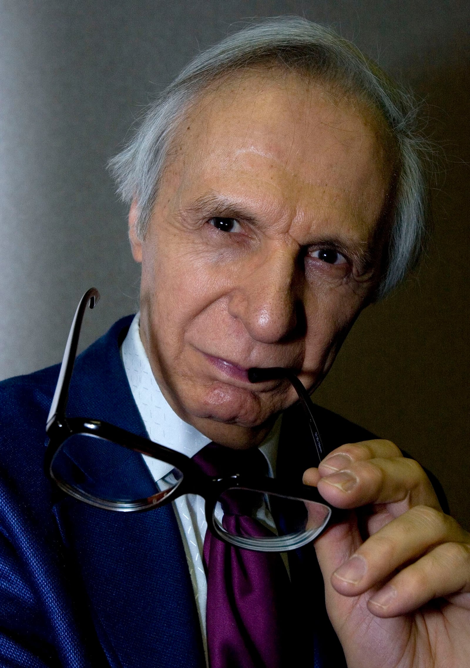 FILE - George Joseph Kresge Jr., better known as "The Amazing Kreskin," poses for a portrait in Toronto on April 24, 2007. (Lars Hagberg/The Canadian Press via AP, File)