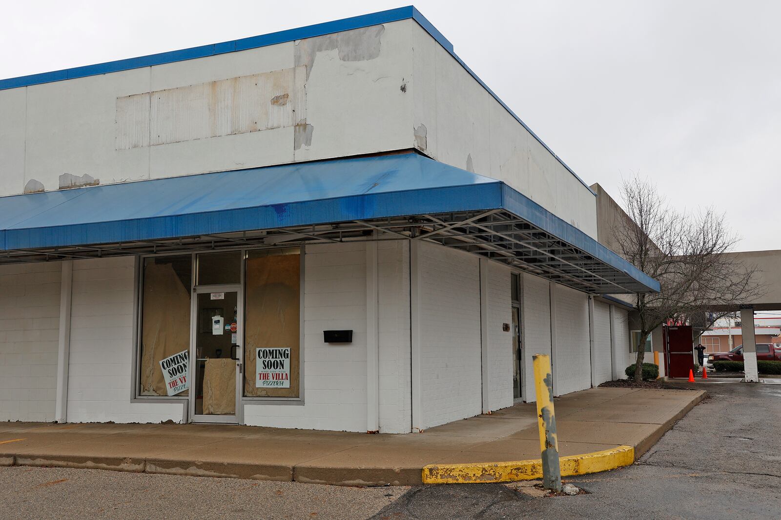 The Villa Pizzeria could be coming soon to the former Domino's Pizza location at the rear of the Northland Plaza Shopping Center at the intersection of Derr and Villa Roads. BILL LACKEY/STAFF