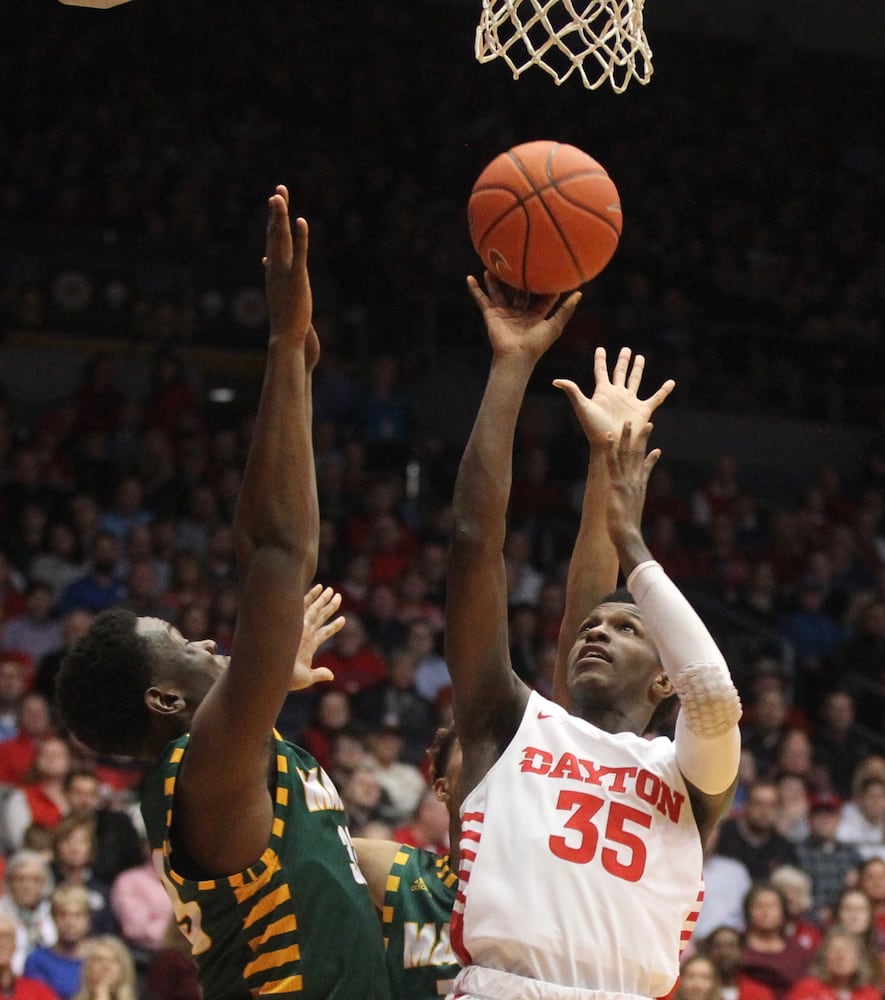 Twenty photos: Dayton Flyers vs. George Mason