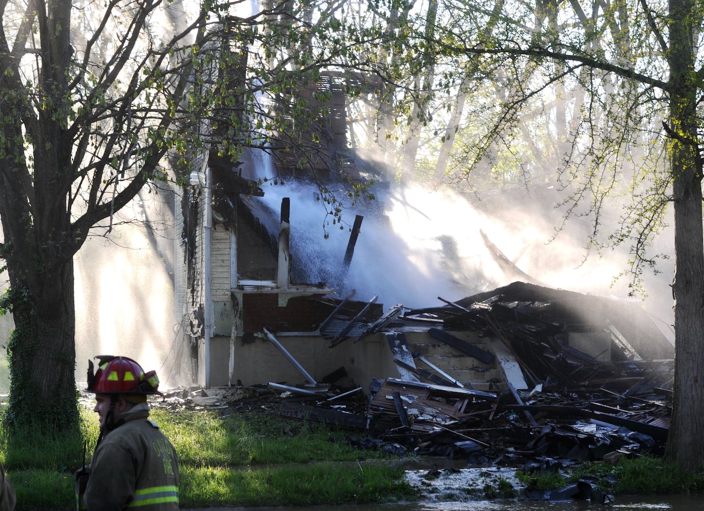 Fire destroys vacant house in Dayton