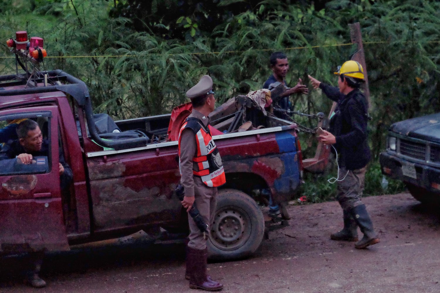 Photos: Rescuers work to free soccer team, coach trapped in Thai cave