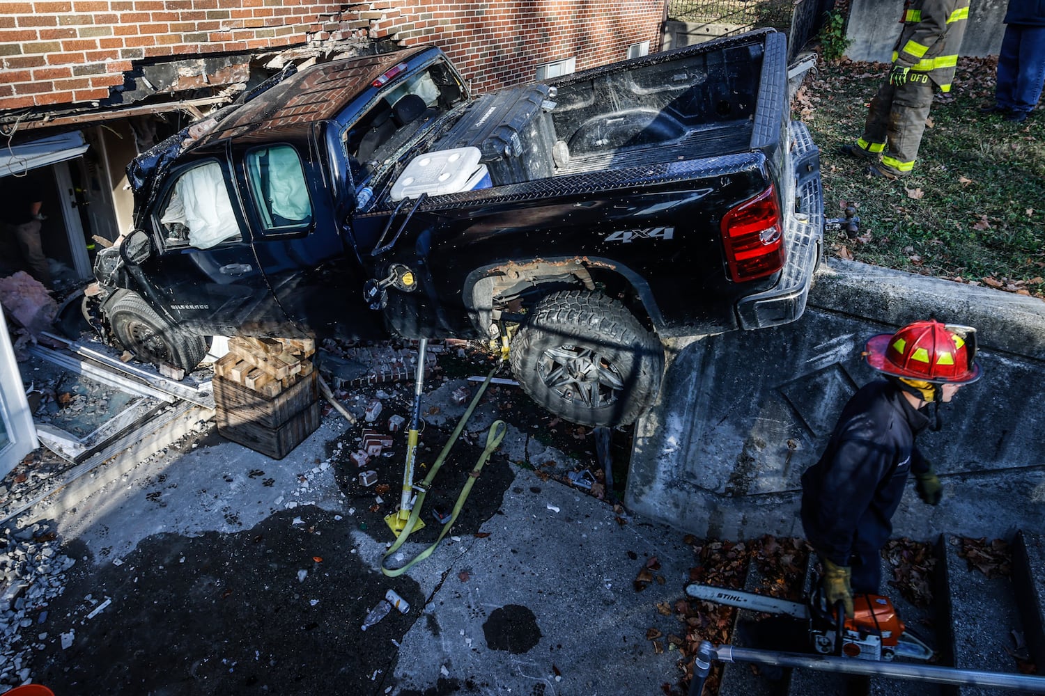 Wayne and Wilmington pickup into building