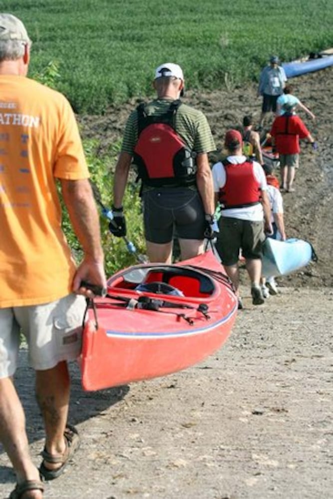 Kayak race on the Great Miami