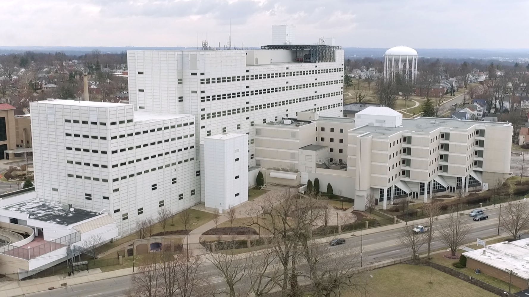 PHOTOS: Demolition of Good Samaritan Hospital continues