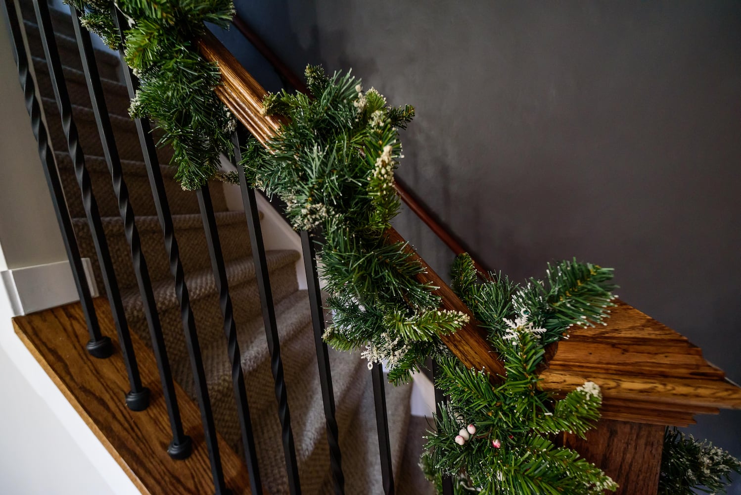 PHOTOS: A Dickens of a Christmas St. Anne’s Hill Holiday Home Tour