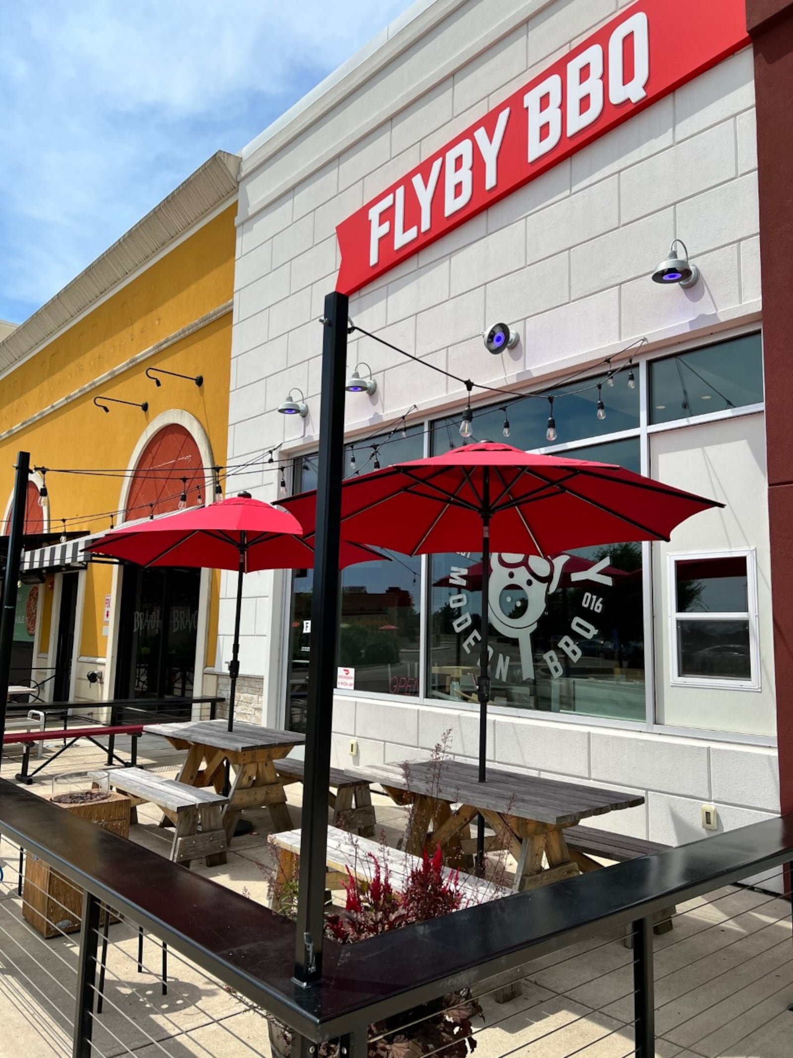 Flyby BBQ at the Mall at Fairfield Commons