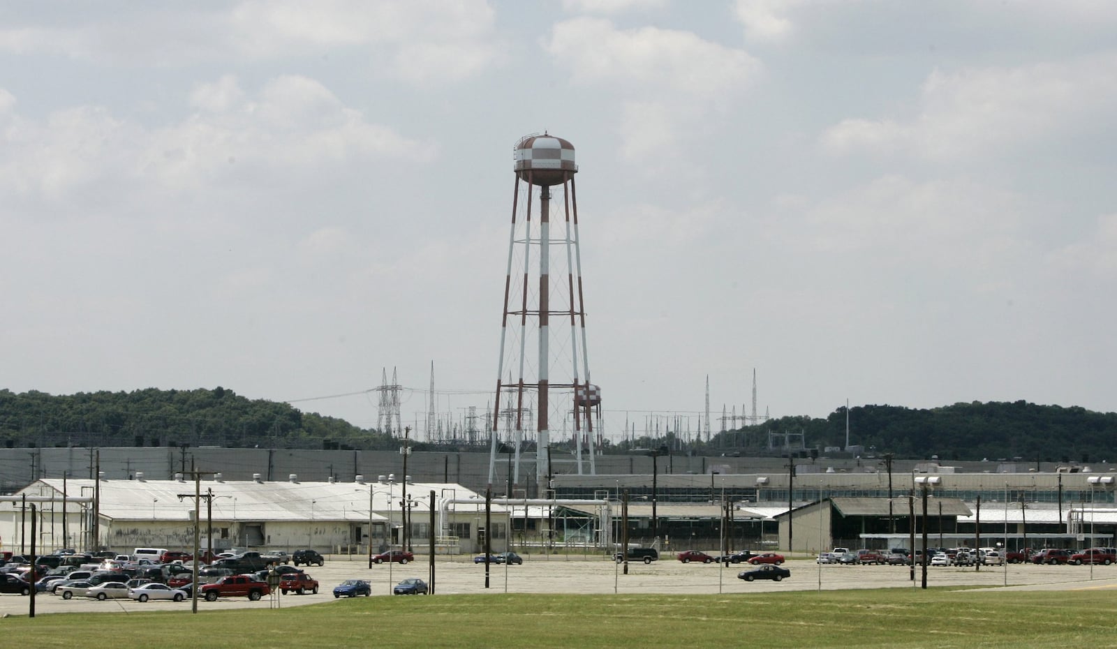 USEC Inc., based in Bethesda, Md., is developing its American Centrifuge Plant at the former Portsmouth Gaseous Diffusion Plant, shown Wednesday, June 6, 2007, in Piketon, Ohio, to make fuel for nuclear reactors. (AP Photo/Al Behrman)