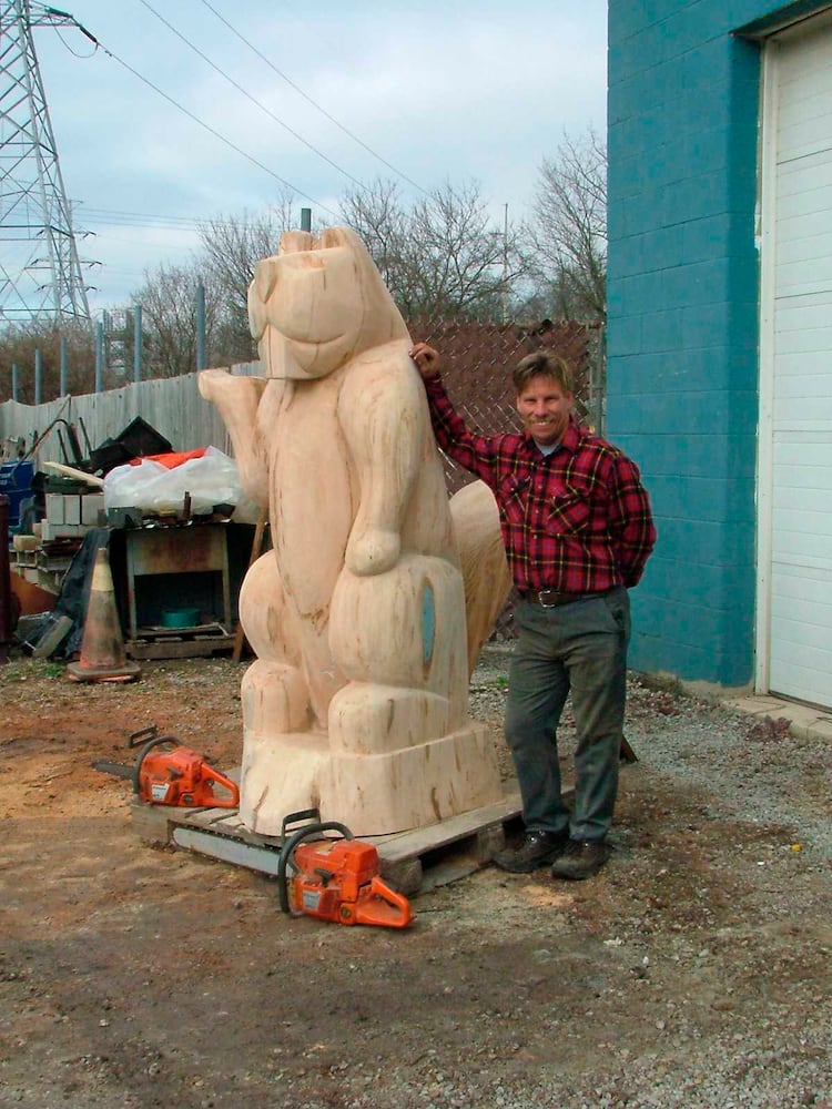 Beavercreek Beaver statues