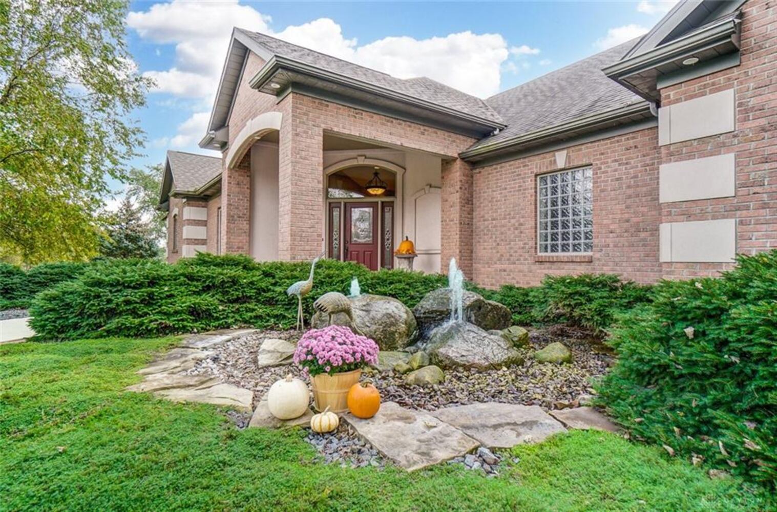 PHOTOS: Nearly $1M luxury Tipp City-area home listed