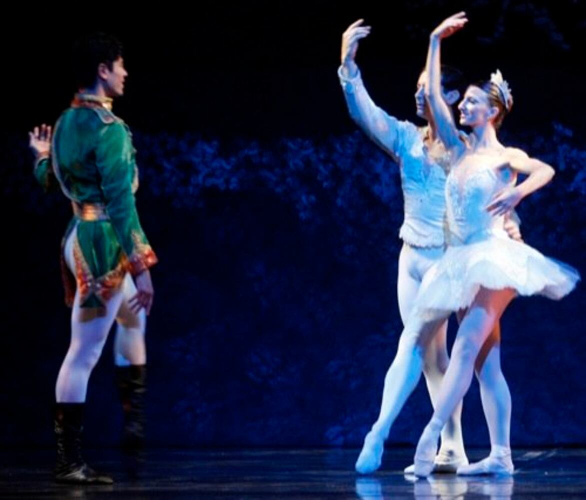 'Nutcracker' rehearsal at Schuster