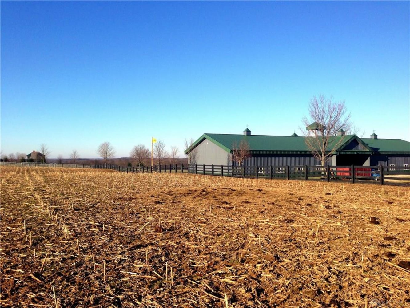 PHOTOS: 226-acre Clarksville home on market for nearly $4M