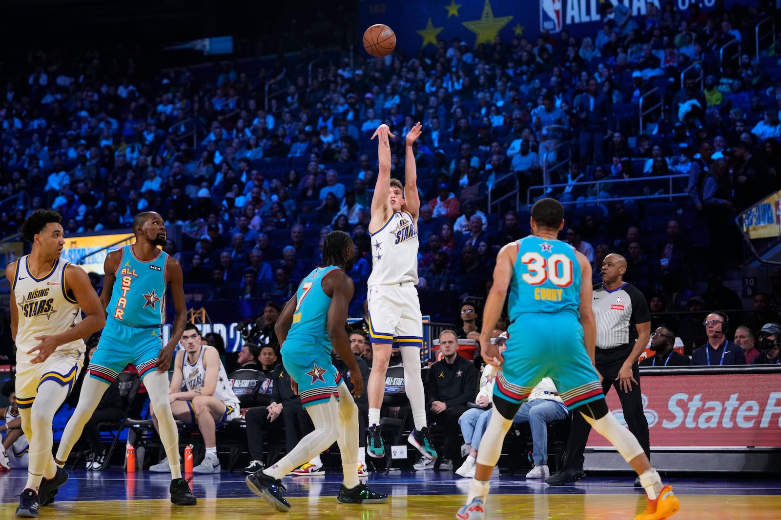 Los Angeles Lakers forward Dalton Knecht shoots during the NBA All-Star basketball game Sunday, Feb. 16, 2025, in San Francisco. (AP Photo/Godofredo A. Vásquez)