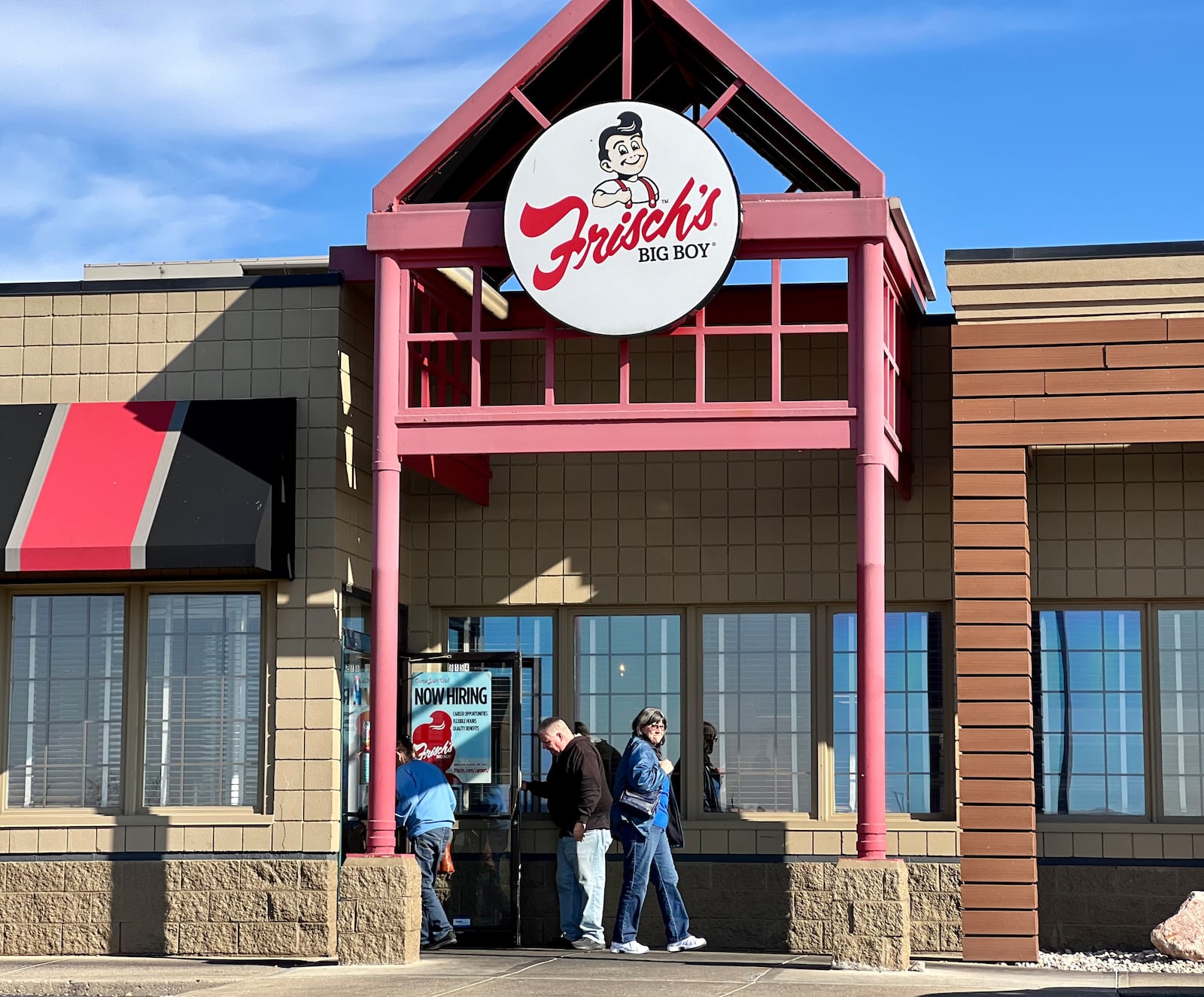 Frisch's Big Boy has several locations in the Dayton area, including on Old Troy Pike in Huber Heights. AIMEE HANCOCK/STAFF