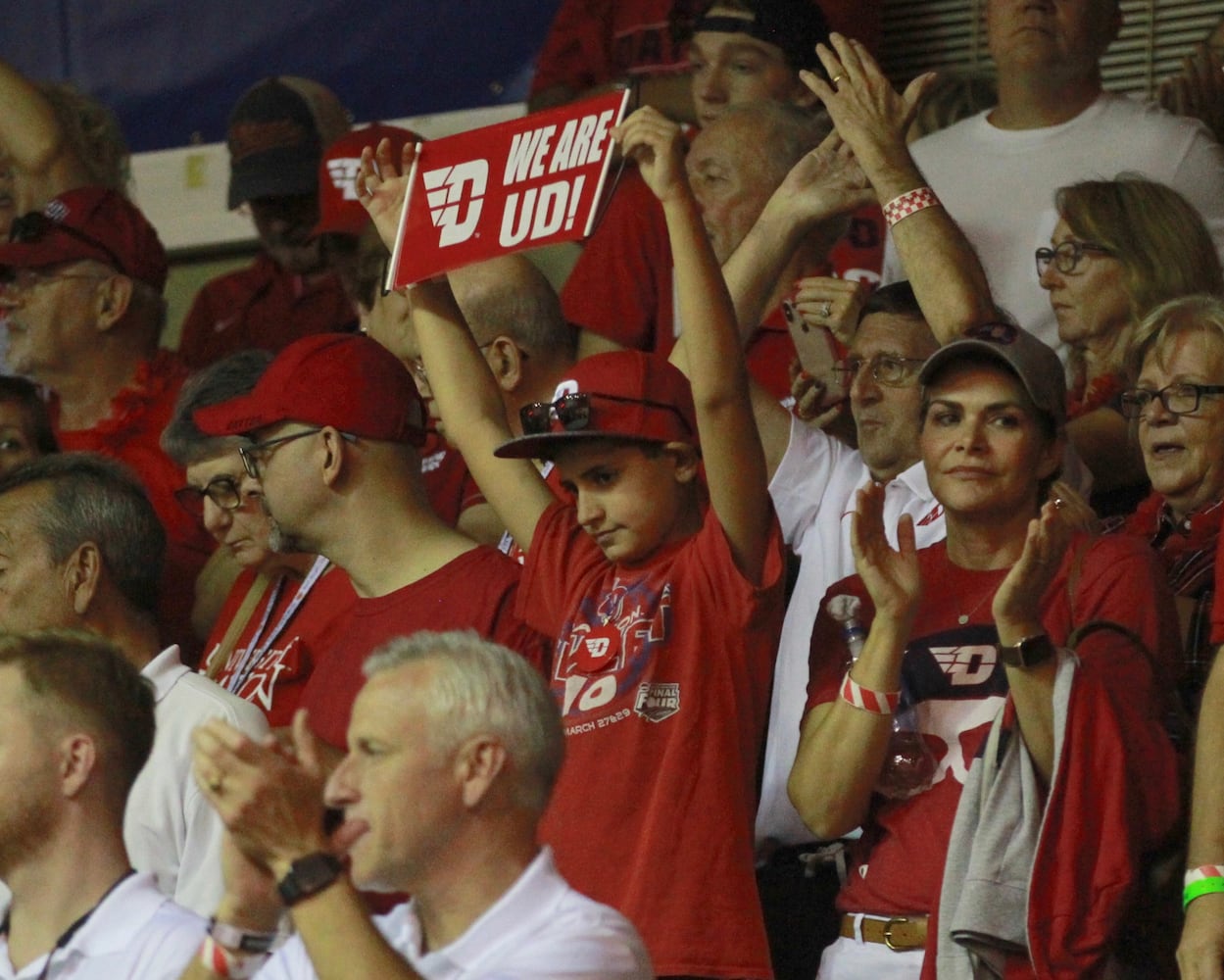 Photos: Dayton fans at Maui Invitational