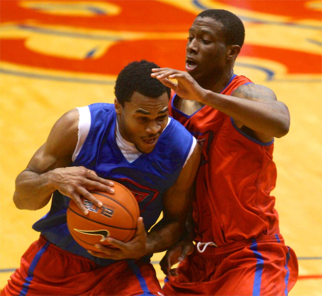 UD basketball scrimmages