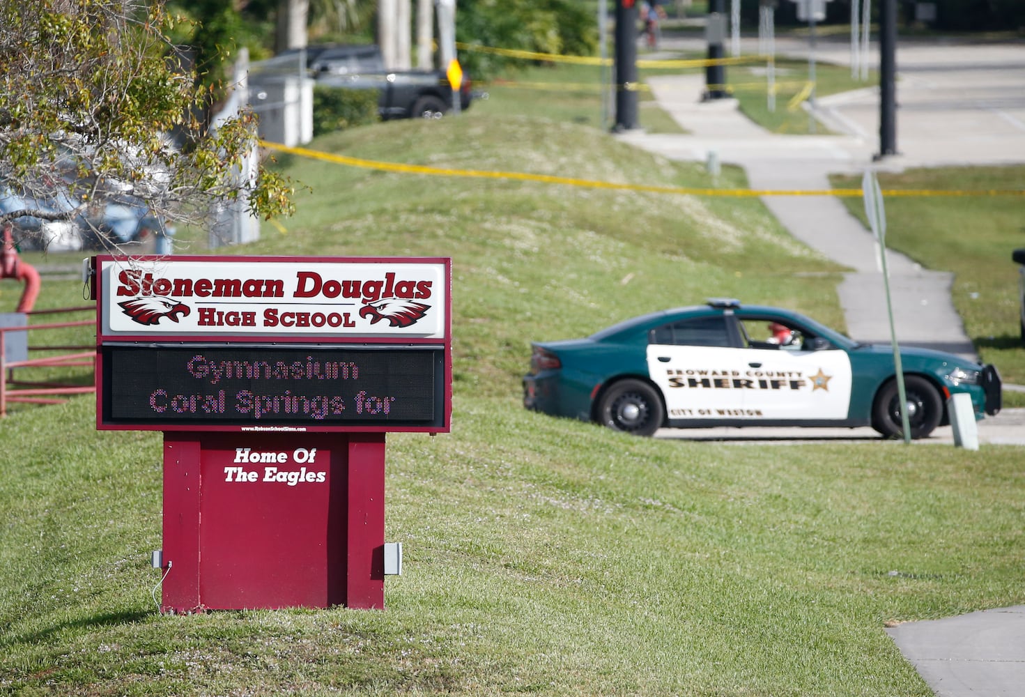 Photos: Nation mourns after Florida school shooting