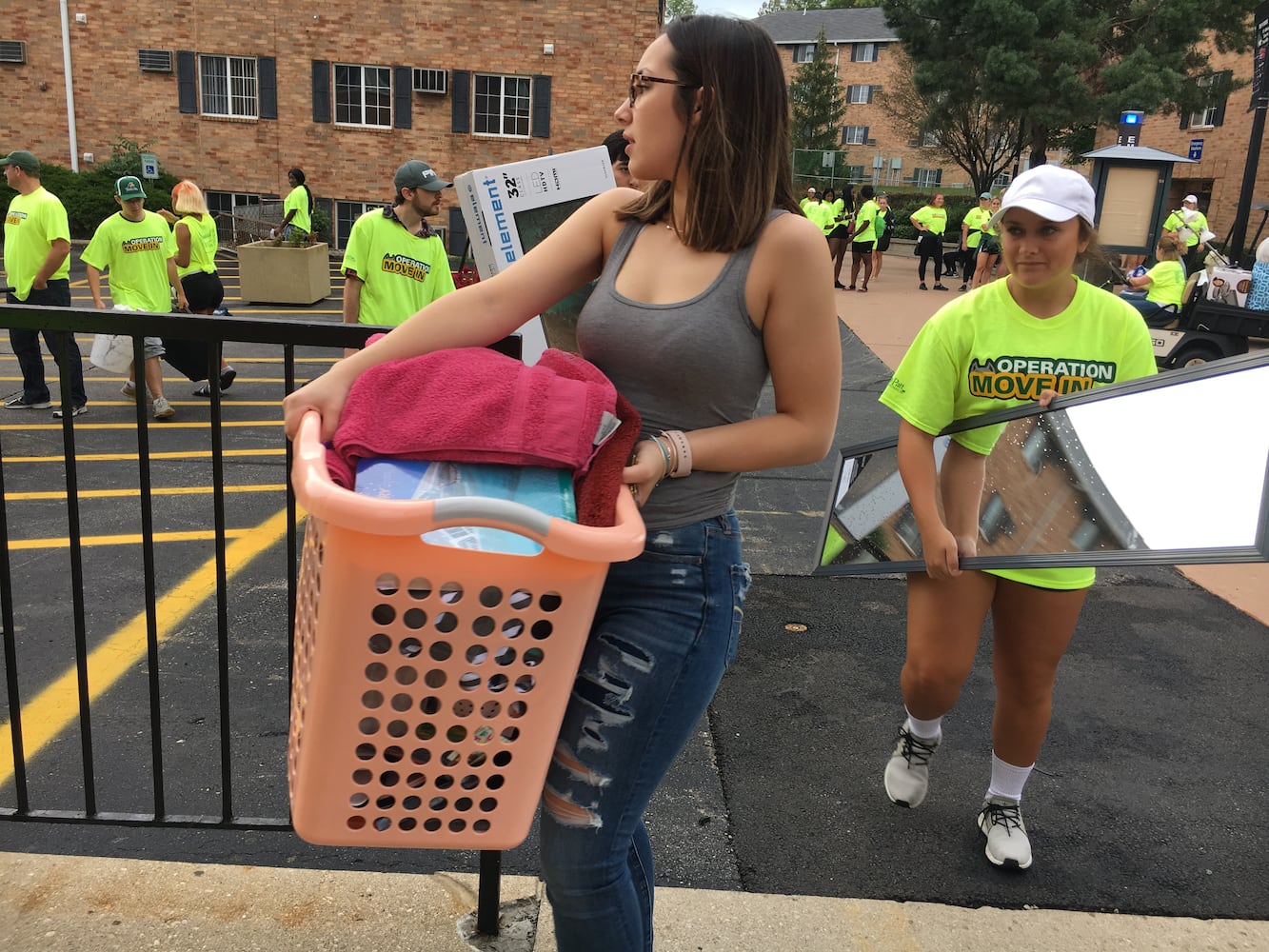 PHOTOS: 900 WSU freshmen move to campus for first time