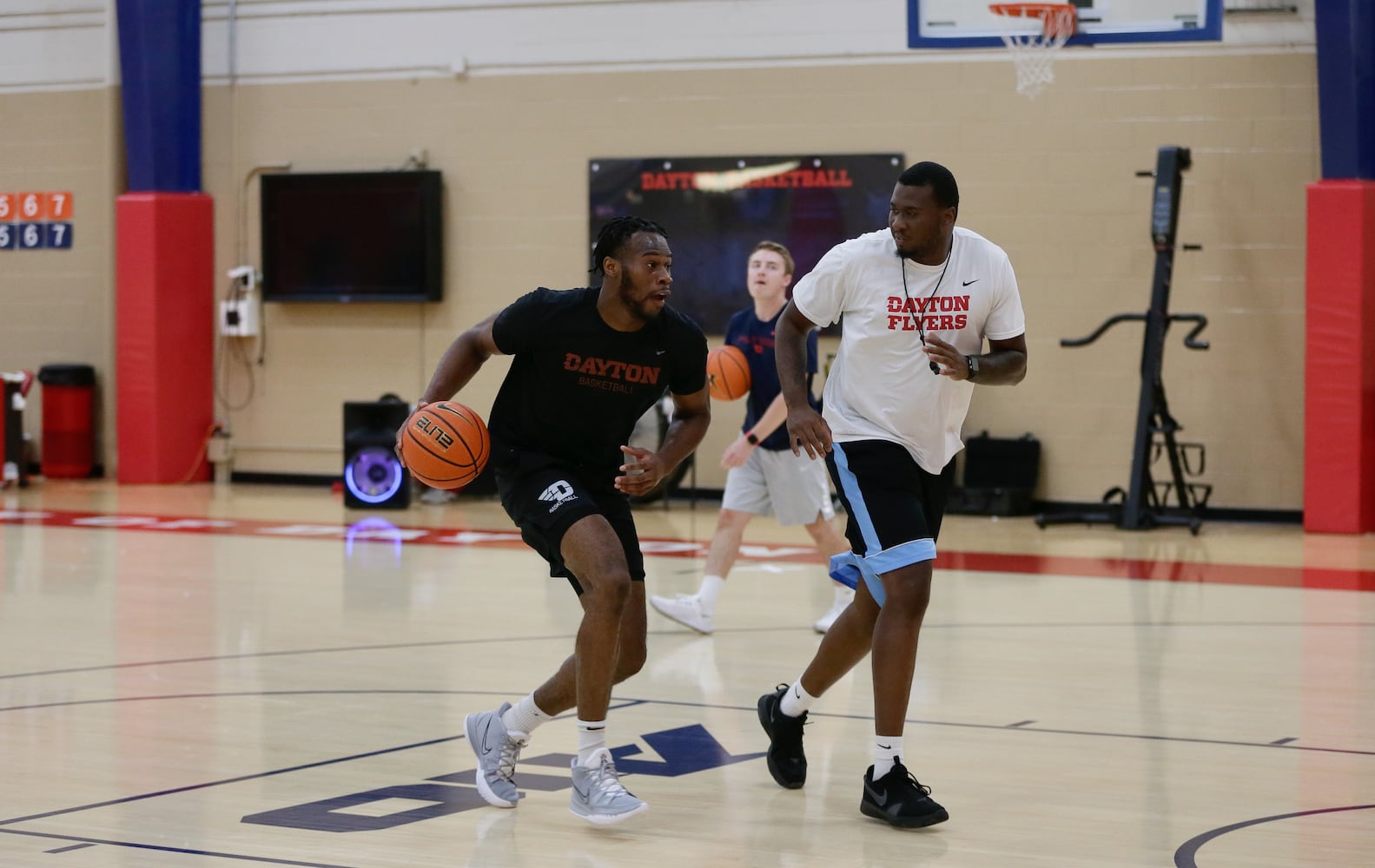 Dayton Flyers practice