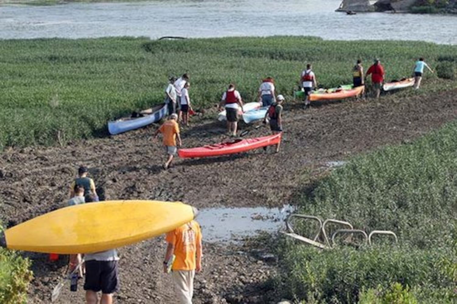 Kayak race on the Great Miami