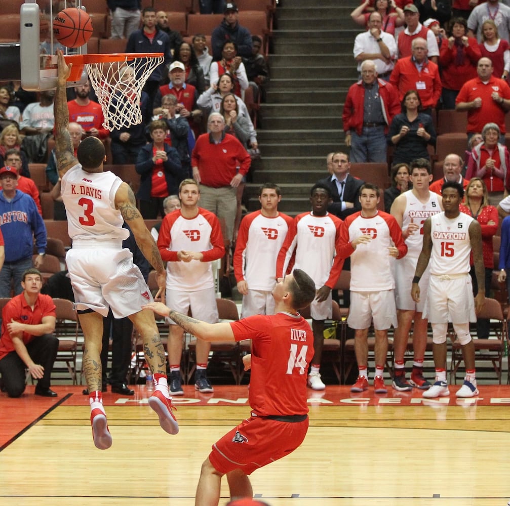 Dayton Flyers learning how to play together