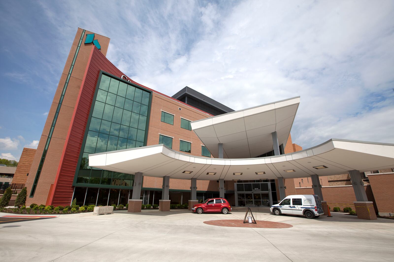 Entrance to Grandview Hospital's new West Wing expansion.  Grandview recently completed construction on a $40 million, 70,000-square-foot, five-story tower which opened in March 2013.  The new addition improves access to same-day surgery, and includes new pre- and post- operative units, a kitchen that accommodates room service, a dining room, and two additional floors to house private patient rooms.    TY GREENLEES / STAFF