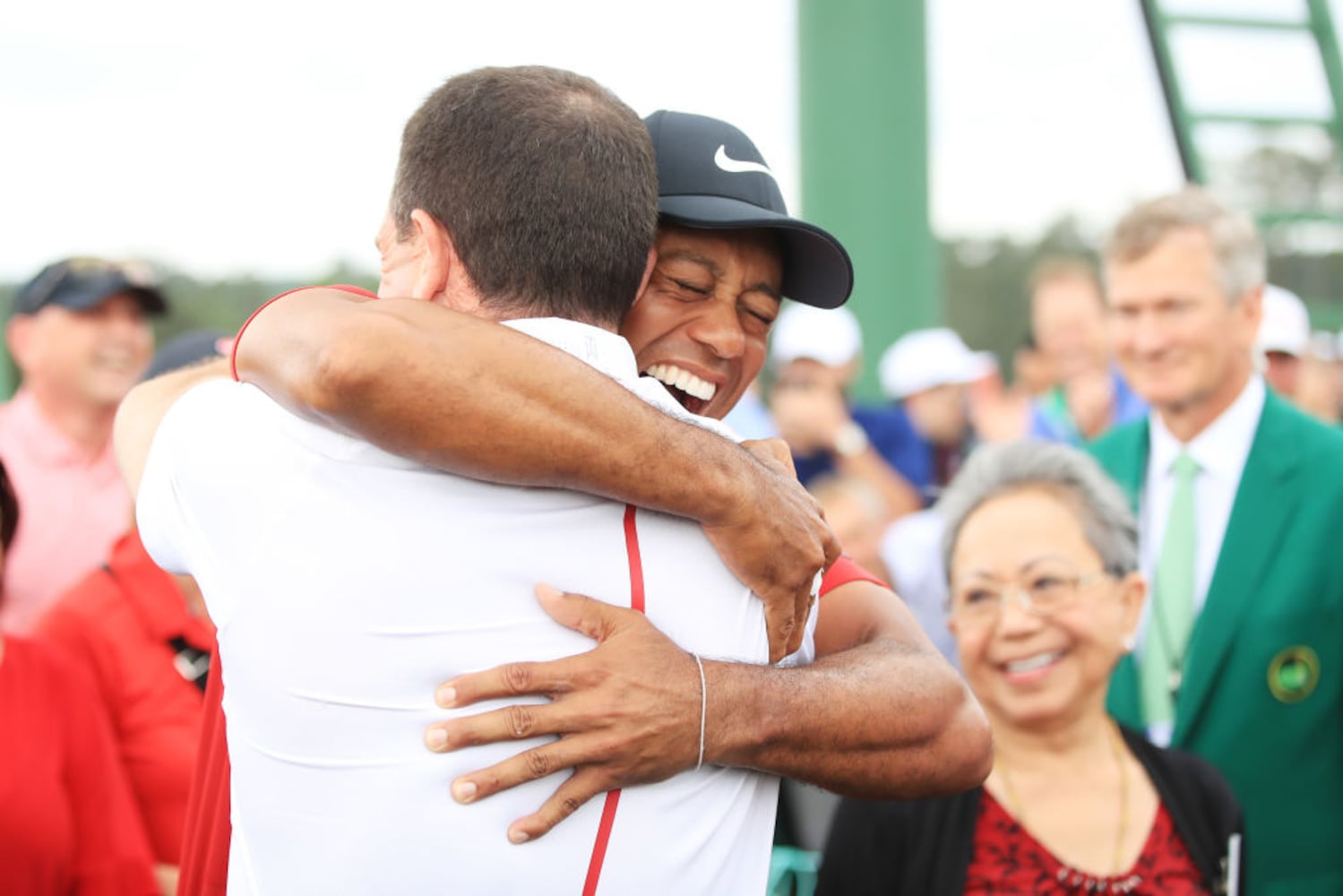 Photos: Tiger Woods makes comeback with 5th Masters win