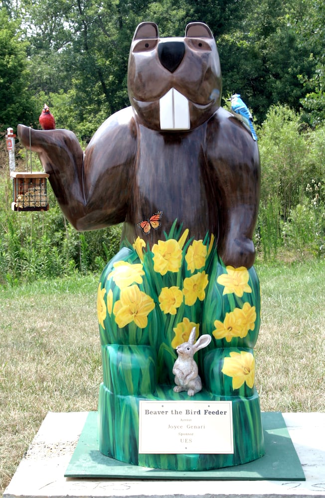 Beavercreek Beaver statues