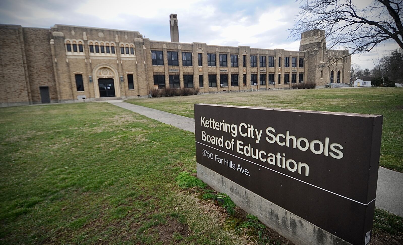 The D. L. Barnes school building on Far Hills Avenue in Kettering. MARSHALL GORBY\STAFF