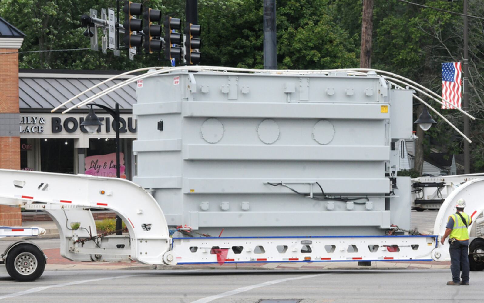 PHOTOS: DP&L move oversized load through Centerville and Kettering