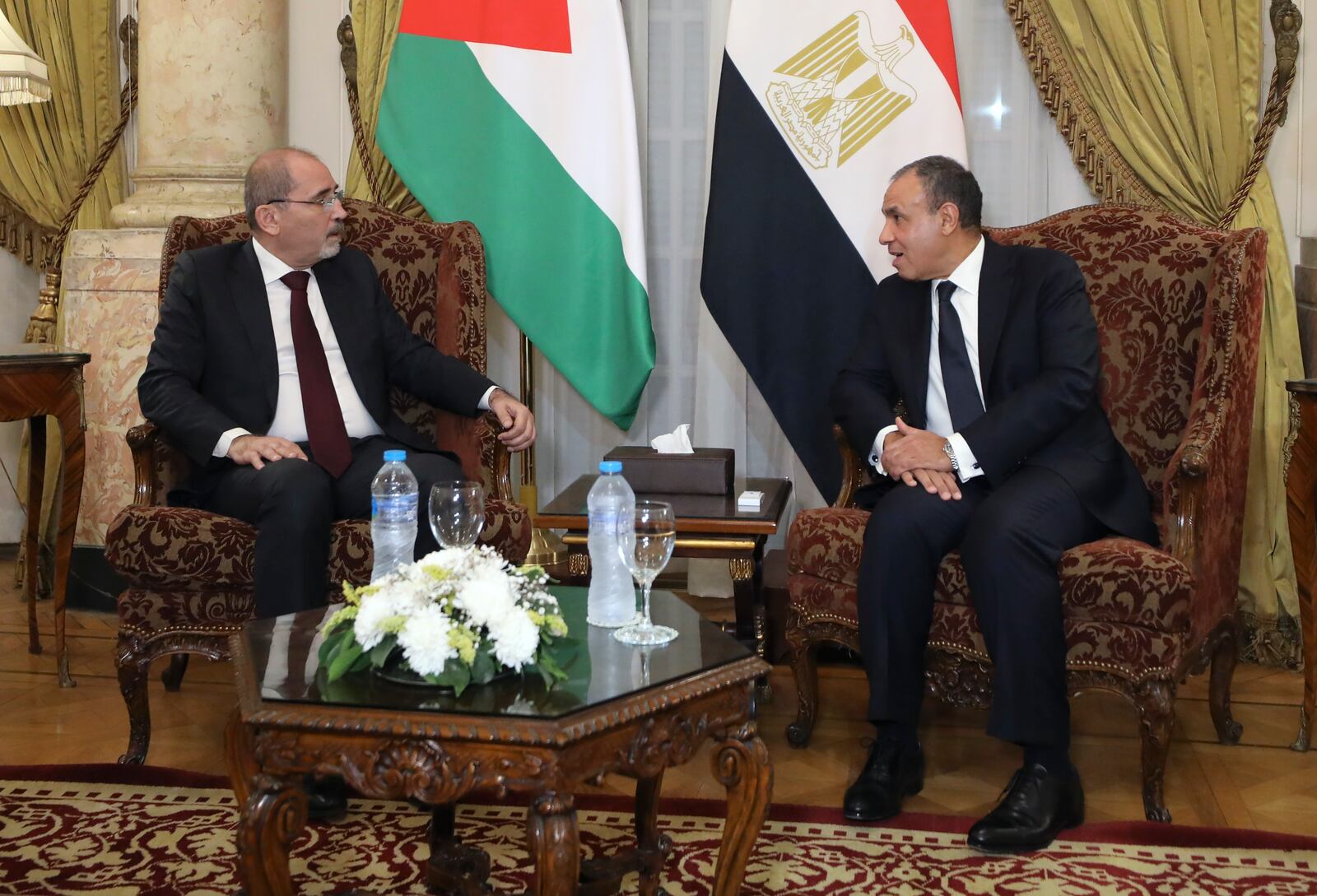 Egyptian Foreign Minister Badr Abdelatty, right, meets with Jordan's Foreign Minister Ayman Safadi at Tahrir palace in Cairo, Egypt, Saturday, Feb 1, 2025. (AP Photo/Khaled Elfiqi)