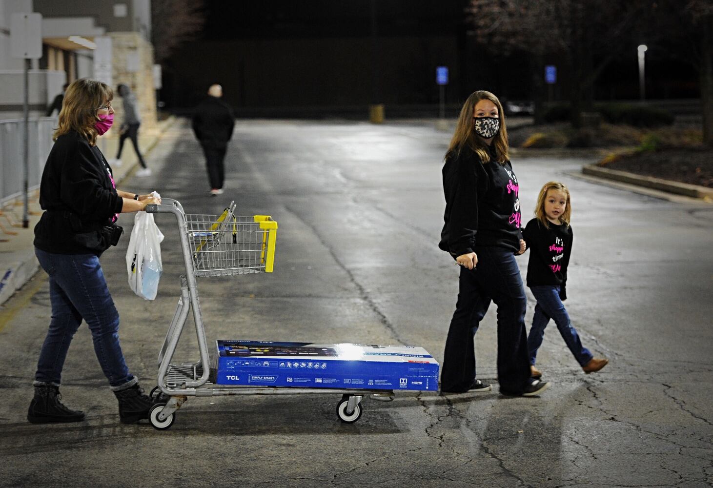 PHOTOS: Black Friday shopping in Miami Valley