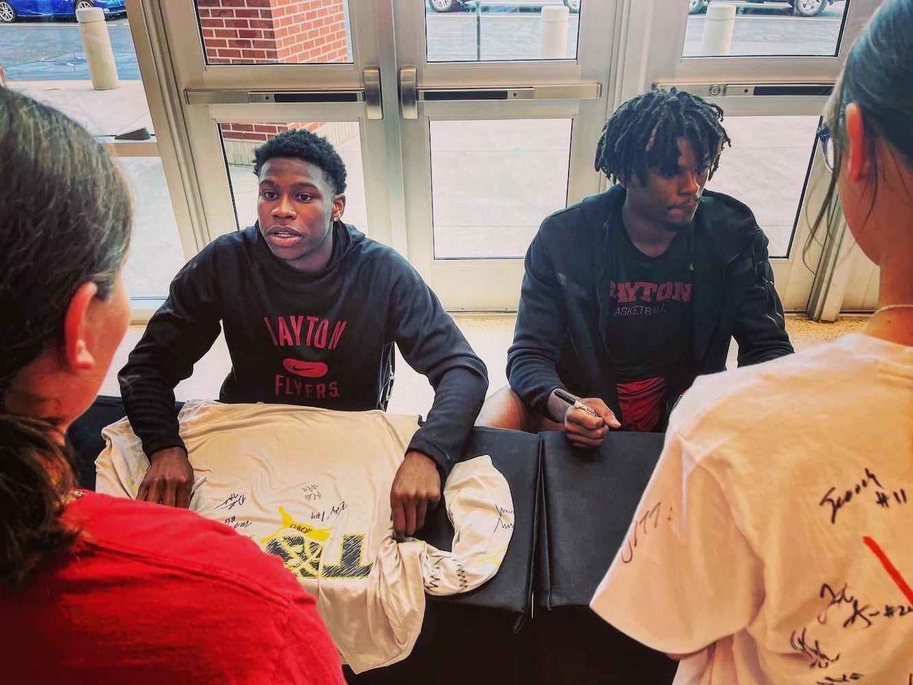 Dayton Flyers autograph session