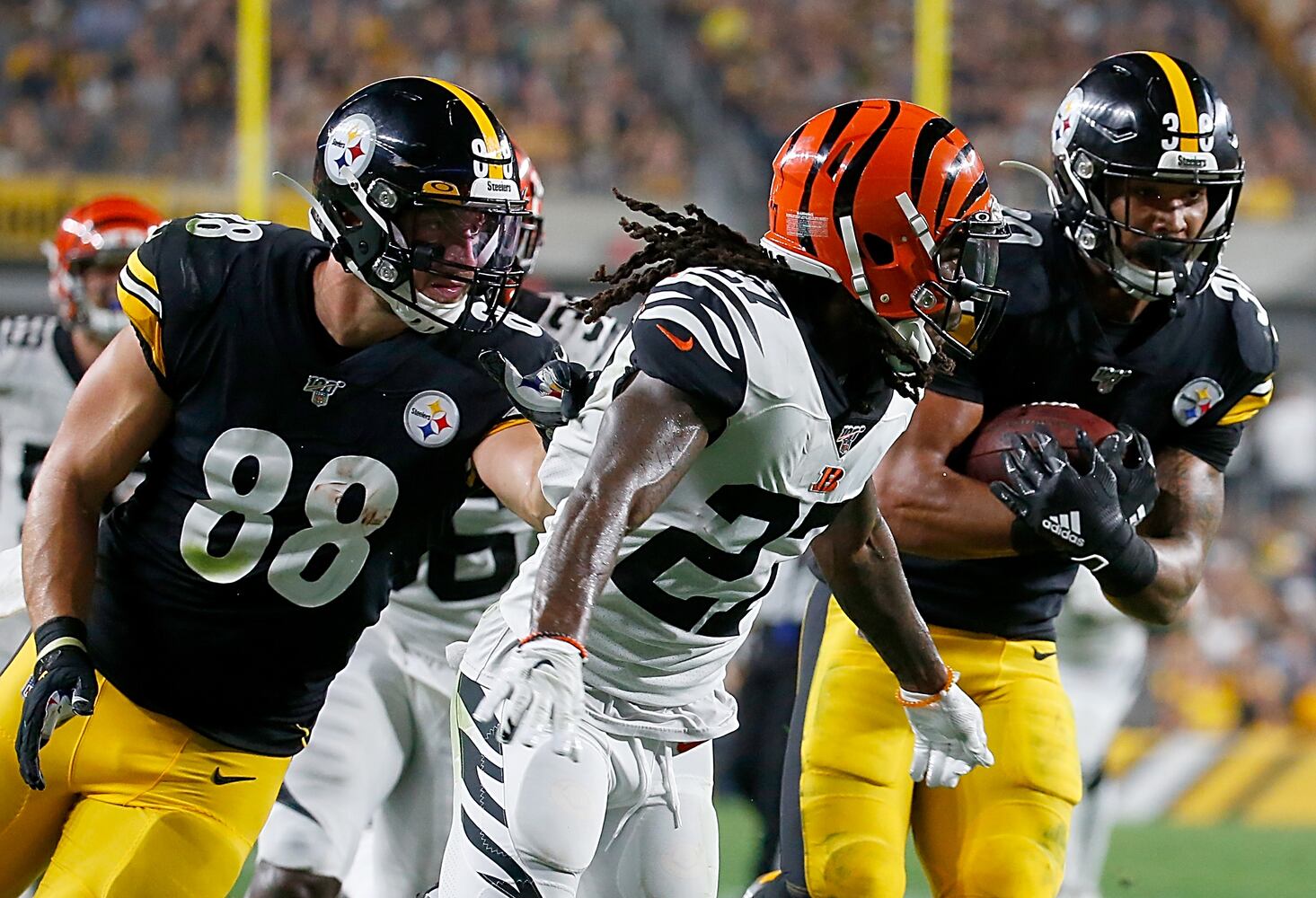 PHOTOS: Cincinnati Bengals vs. Pittsburgh Steelers