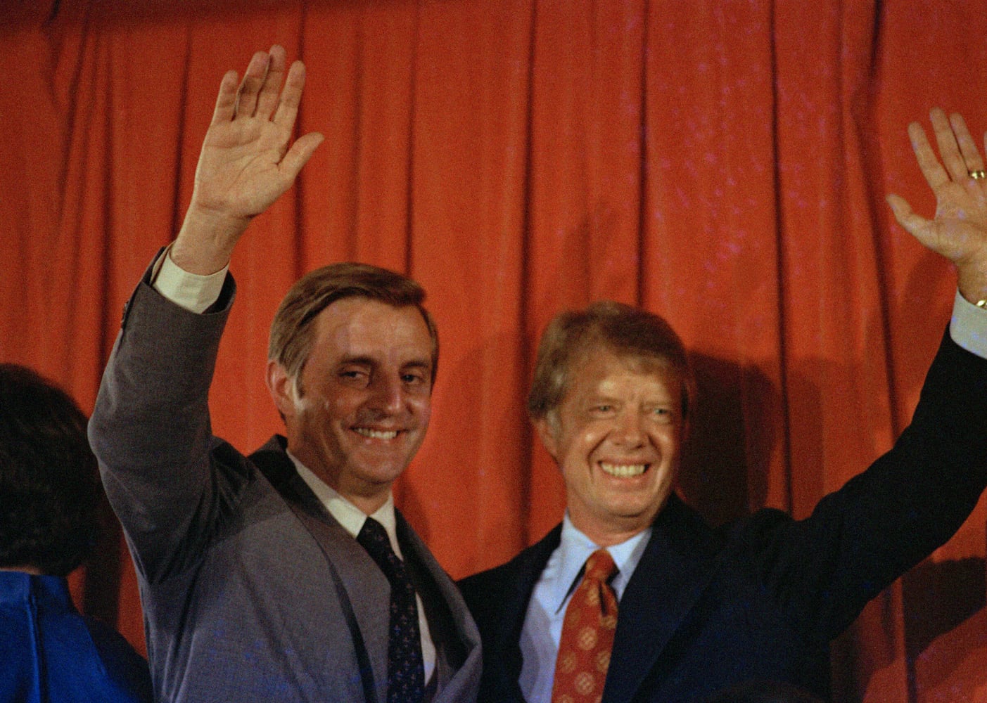 Carter Selects Mondale