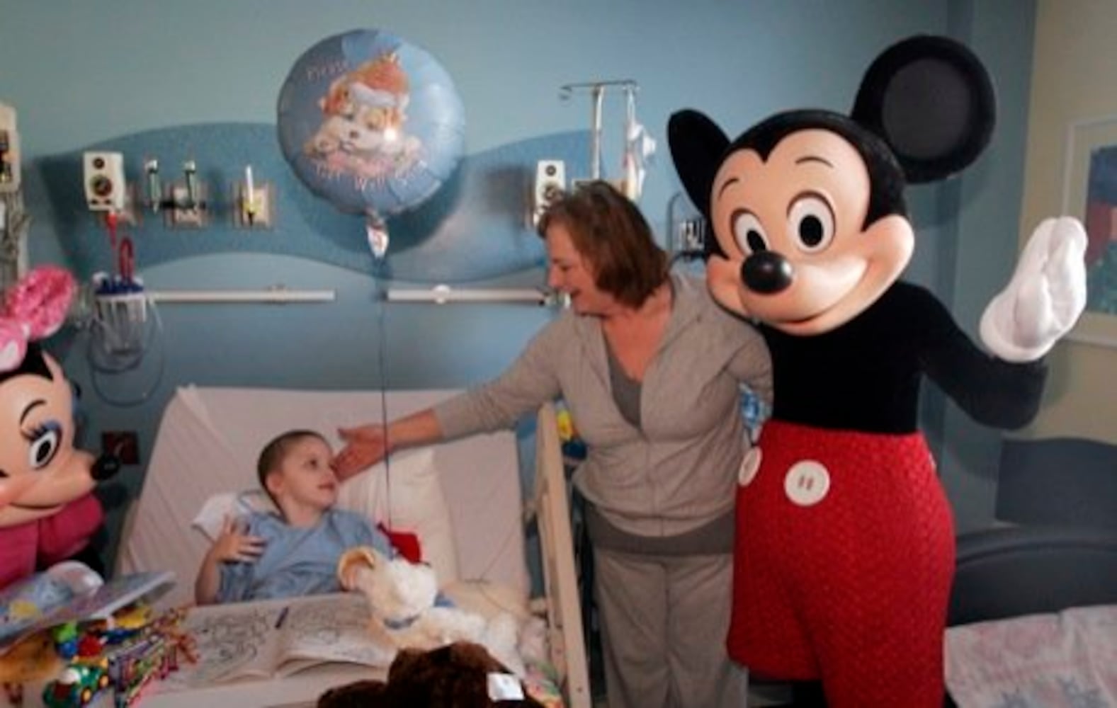 Mickey, Minnie visit Children's Medical Center