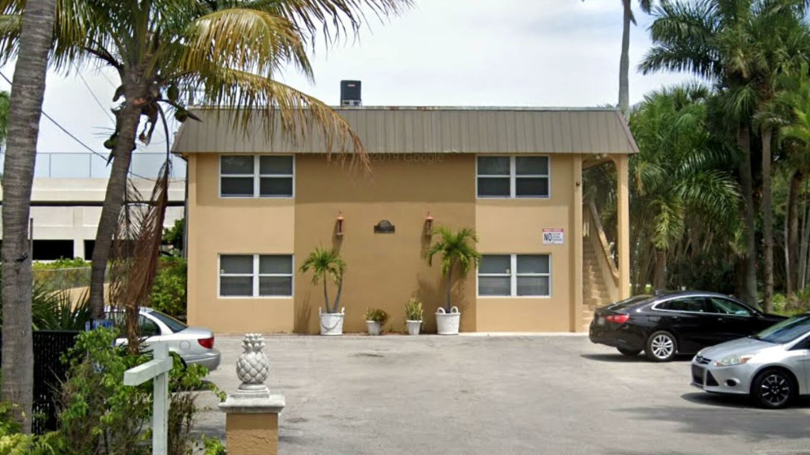 An April 2019 Street View image shows the West Palm Beach, Fla., apartment building where suspected serial killer Robert Hayes, 37, lives. Hayes was arrested Sunday, Sept. 15, 2019, in connection with the March 2016 slaying of Rachel Bey.