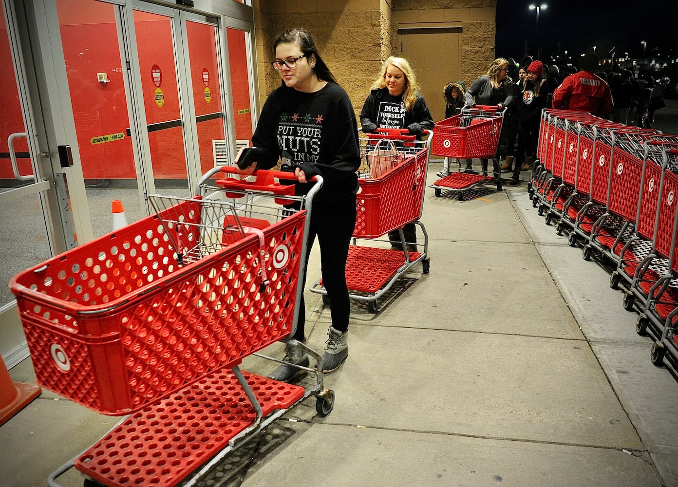 PHOTOS: 2021 Black Friday shopping