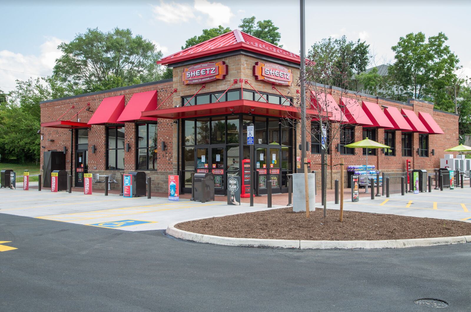 Major Mid-Atlantic restaurant and convenience chain Sheetz is expanding in Ohio. by opening approximately 20 locations in Dayton over the next five years.