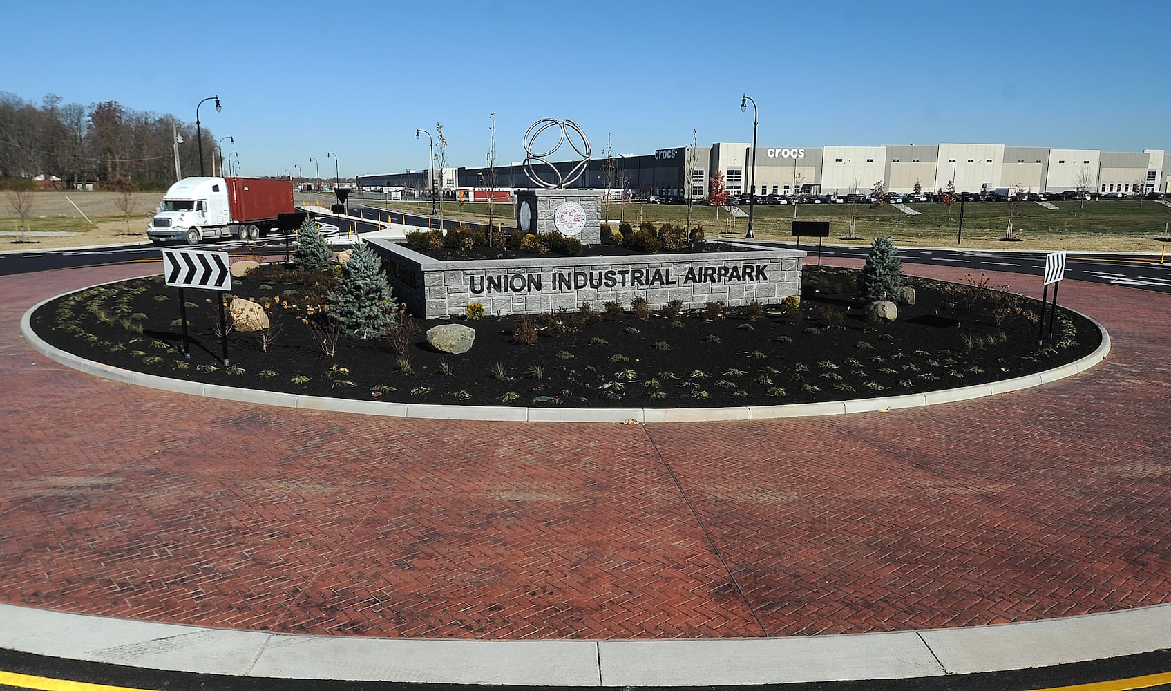 roundabout at Union Airpark Blvd