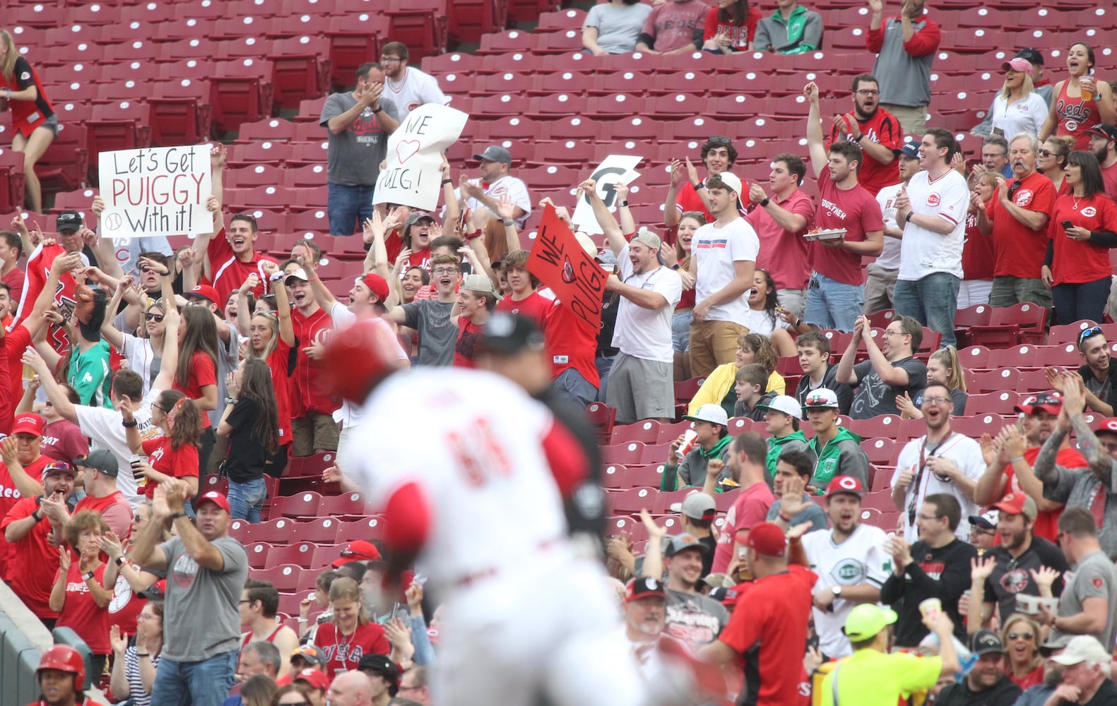 Photos: Cincinnati Reds vs. Atlanta Braves (April 23)