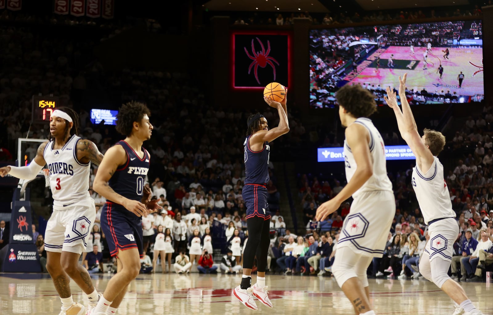 Dayton's DaRon Holmes II shoots against Richmond on Saturday, Jan. 27, 2024, at the Robins Center in Richmond, Va. David Jablonski/Staff