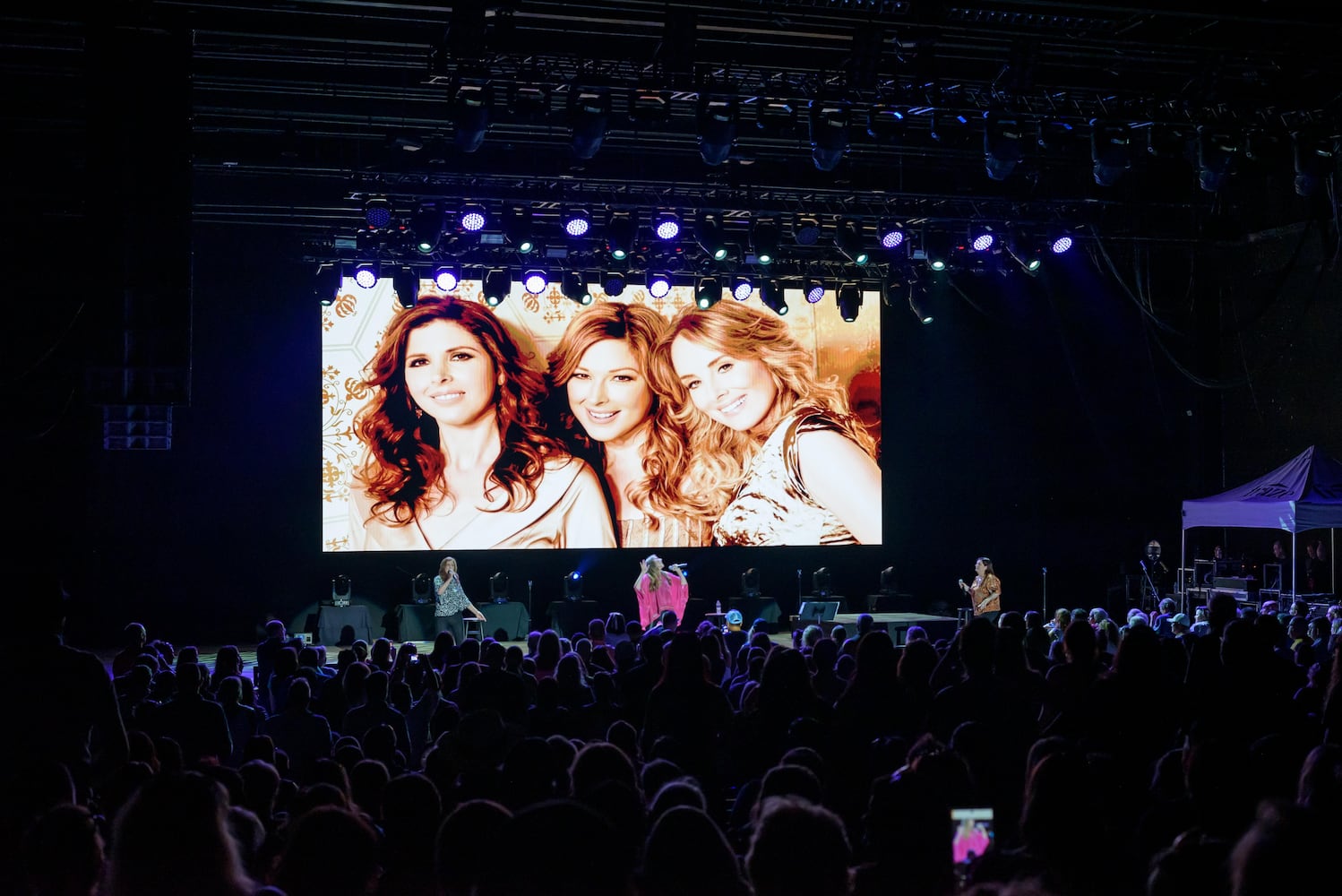 PHOTOS: Wilson Phillips & Debbie Gibson live at Fraze Pavilion